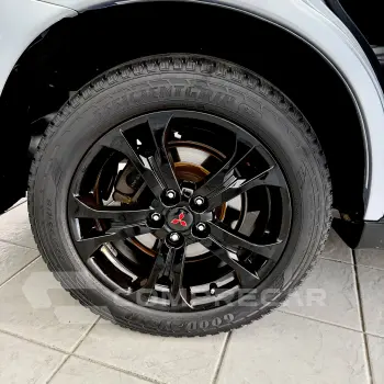 OUTLANDER 2.0 16V 160cv Aut.