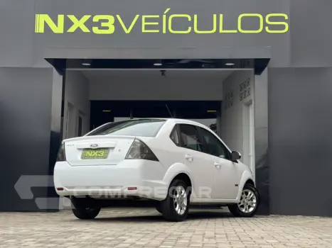 FIESTA 1.6 ROCAM SEDAN 8V FLEX 4P MANUAL