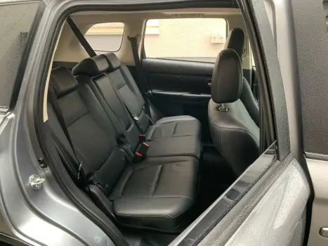 OUTLANDER 2.0 16V 160cv Aut.