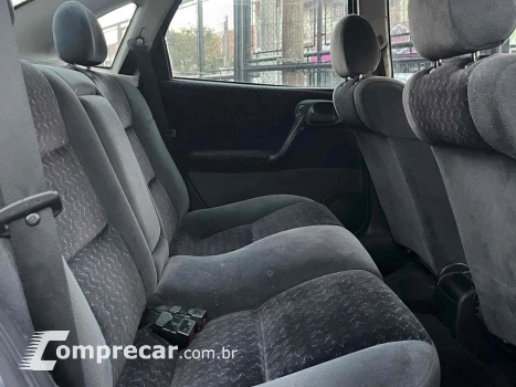 VECTRA 2.2 MPFI GLS 8V GASOLINA 4P MANUAL