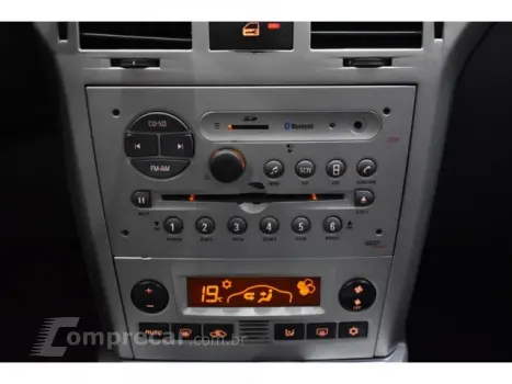 VECTRA SEDAN - 2.0 MPFI ELEGANCE 8V 4P MANUAL