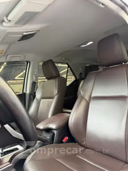 HILUX SW4 2.8 D-4d Turbo SRX 7L 4X4