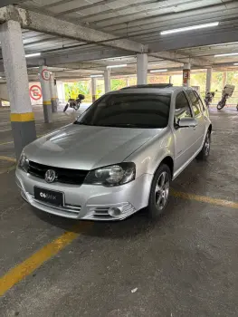Volkswagen GOLF 1.6 MI Sportline 8V 4 portas
