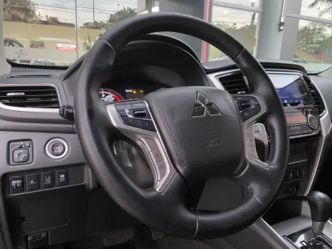 L200 TRITON 2.4 16V Turbo Sport Hpe-s CD 4X4