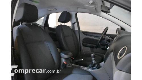 FOCUS HATCH - 1.6 GLX 16V 4P MANUAL