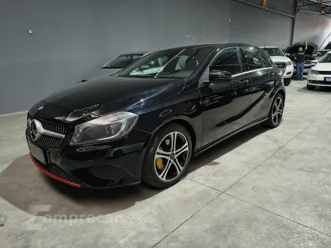 Mercedes-Benz A 200 1.6 Turbo Urban 16V 4 portas