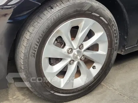 ONIX SEDAN Plus LT 1.0 12V Flex 4p Mec.