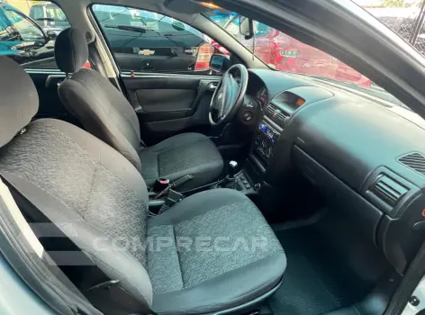 ASTRA 2.0 MPFI Advantage Sedan 8V