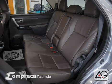 HILUX SW4 2.7 SRV 7 Lugares 4X2 16V