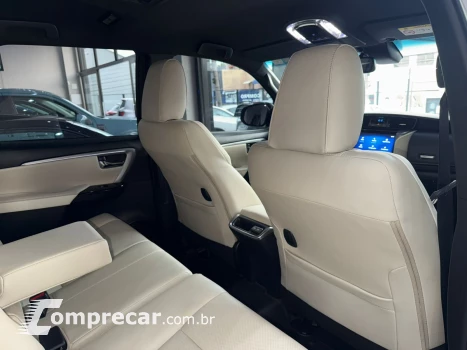 HILUX SW4 2.8 SRX Diamond 4X4 7 Lugares 16V Turbo Intercoole