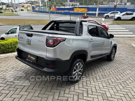 Strada Volcano 1.3 Flex 8V CD