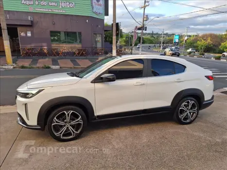 Fiat FASTBACK 1.0 Turbo 200 Impetus 4 portas