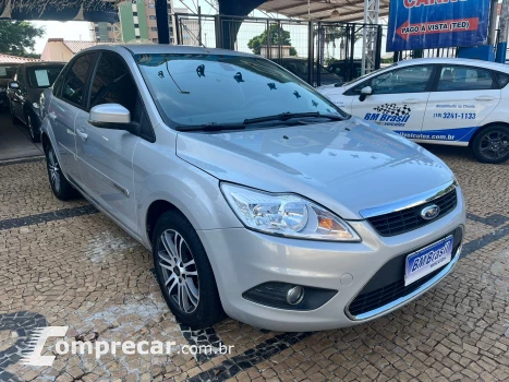 FORD FOCUS 2.0 GLX Sedan 16V 4 portas