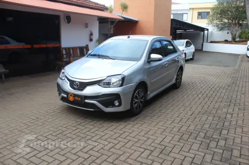 Toyota Etios Sedan 1.5 16V 4P FLEX PLATINUM AUTOMÁTICO 4 portas
