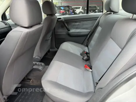 POLO SEDAN - 1.6 MI 8V 4P MANUAL