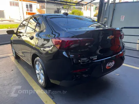 ONIX SEDAN Plus LT 1.0 12V TB Flex Mec.