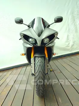 YAMAHA YZF R1