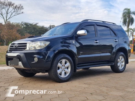 Toyota HILUX SW4 3.0 SRV 4X4 7 Lugares 16V Turbo Intercooler 4 portas
