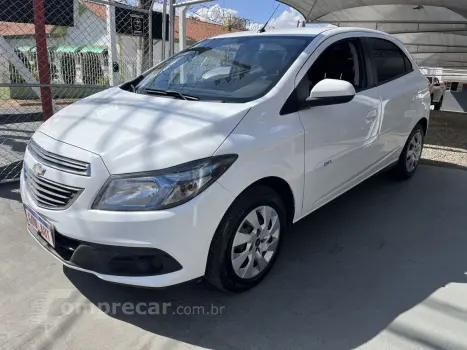 CHEVROLET Onix Hatch 1.4 4P FLEX LT AUTOMÁTICO 4 portas
