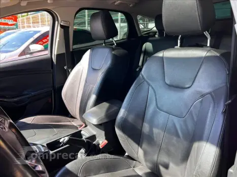 FOCUS 2.0 Titanium Fastback 16V