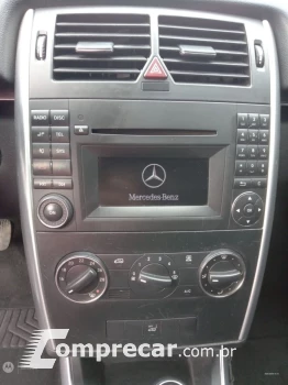 B 180 1.7 4P AUTOMÁTICO