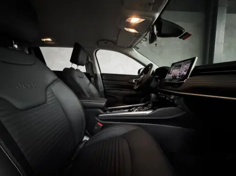 COMMANDER 1.3 T270 TURBO FLEX LONGITUDE AT6