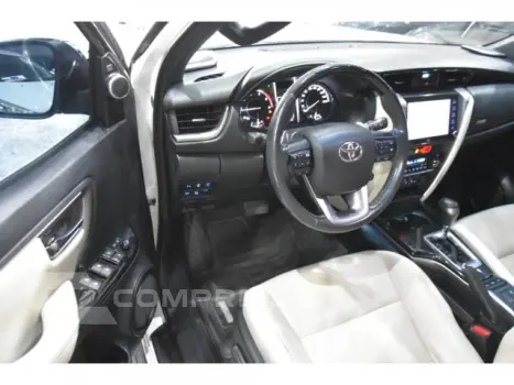 HILUX SW4 - 2.8 D-4D TURBO DIAMOND 7L 4X4 AUTOMÁTICO