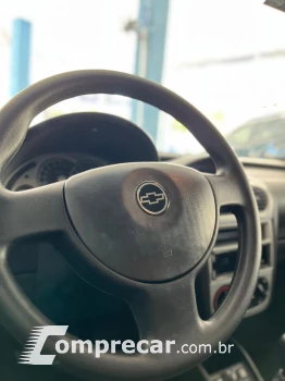 CORSA 1.4 MPFI Premium Sedan 8V