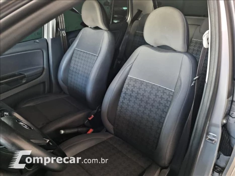 Volkswagen FOX 1.0 MPI Comfortline 12V 4 portas