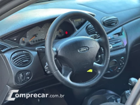 FOCUS 2.0 GHIA SEDAN 16V GASOLINA 4P MANUAL