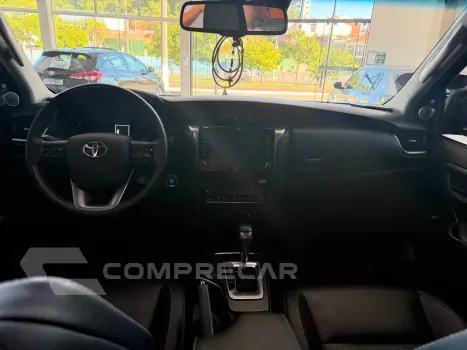 Hilux SW4 2.8 16V 4P SRX 4X4 7 LUGARES TURBO DIESEL AUTOMÁTI