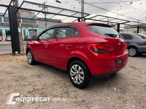 Onix Hatch 1.4 4P FLEX LT AUTOMÁTICO