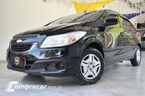 CHEVROLET ONIX 1.0 LT 4 portas