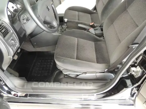 ASTRA 2.0 MPFI Advantage 8V