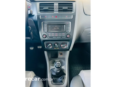 FOX 1.6 MI HIGHLINE 8V FLEX 4P MANUAL