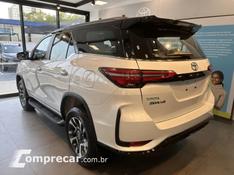 HILUX SW4 2.8 D-4D TURBO DIAMOND 7L 4X4 AUTOMÁTICO