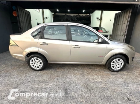 FIESTA 1.6 MPI Class Sedan 8V
