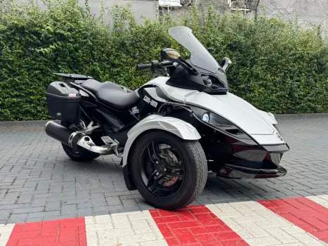 CAN-AM SPYDER RS