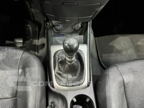 I30 - 2.0 MPFI GLS 16V 4P MANUAL
