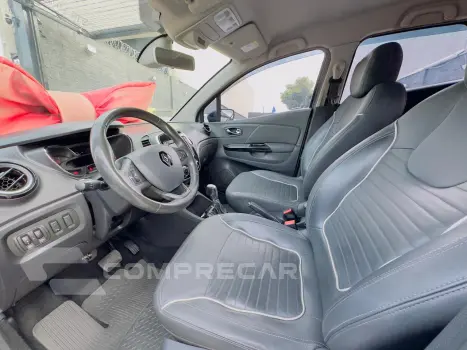 Captur 1.6 16V 4P FLEX SCE INTENSE X-TRONIC CVT
