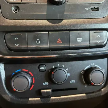 Kwid KWID Zen 1.0 Flex 12V 5p Mec.
