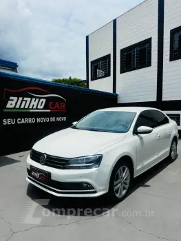 Volkswagen JETTA 2.0 TSI Highline 4 portas