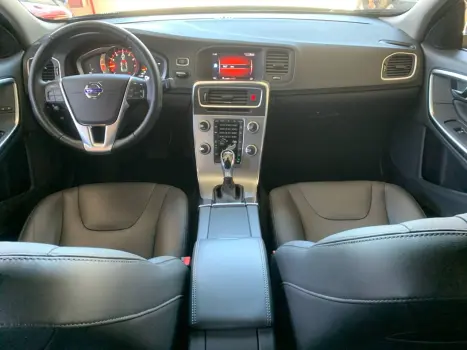 S60 T-4 MOMENTUM 2.0 190cv 4p