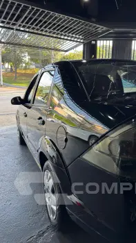 FIESTA 1.6 MPI Class Sedan 8V