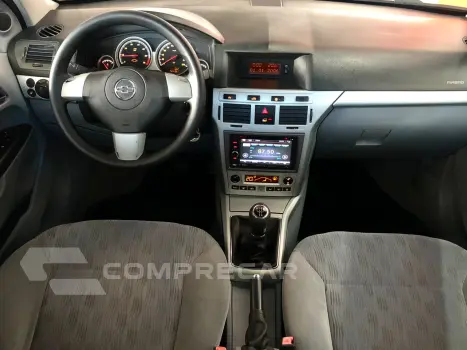 VECTRA 2.0 MPFI Elegance 8V