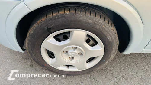 CORSA 1.4 MPFI Premium Sedan 8V