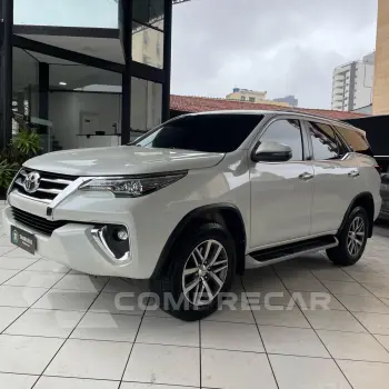 Toyota Hilux SW4 SRX 4x4 2.8 TDI 16V Dies. Aut. 5 portas