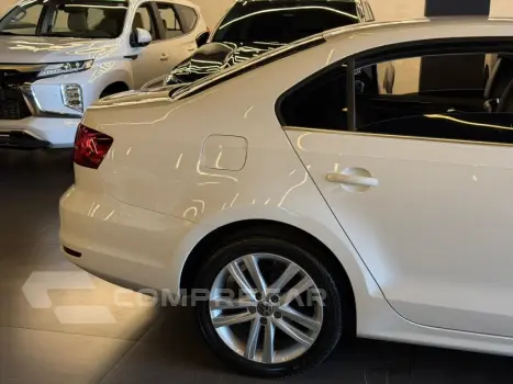 JETTA 2.0 TSI HIGHLINE 211CV GASOLINA 4P TIPTRONIC
