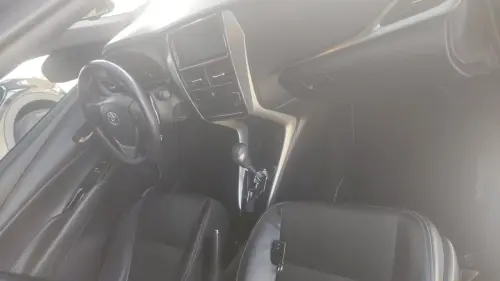 Yaris XLS automático/ teto