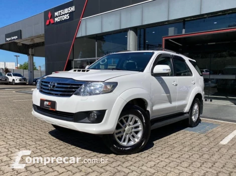 Toyota HILUX SW4 3.0 SRV 4X4 7 Lugares 16V Turbo Intercooler 4 portas